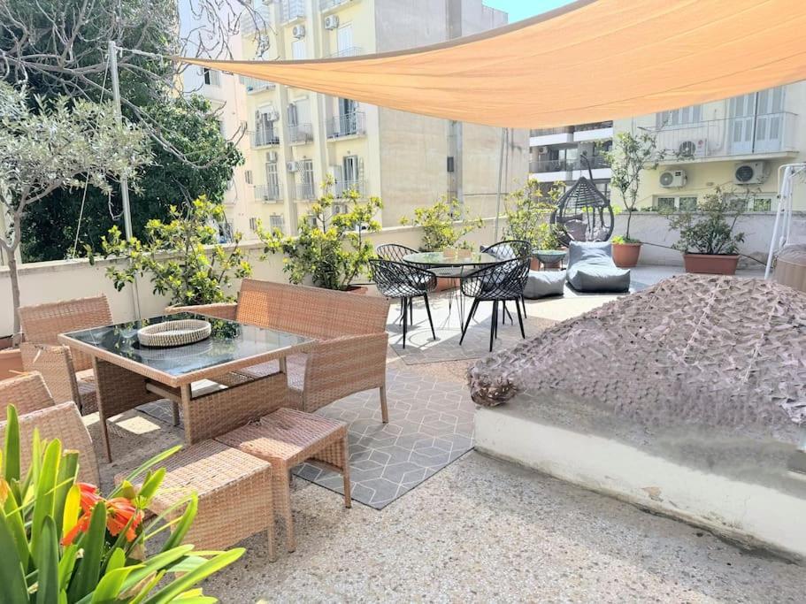 Amazing 3Bdr Apt With Unique Roof Garden In Plaka Athens Luaran gambar