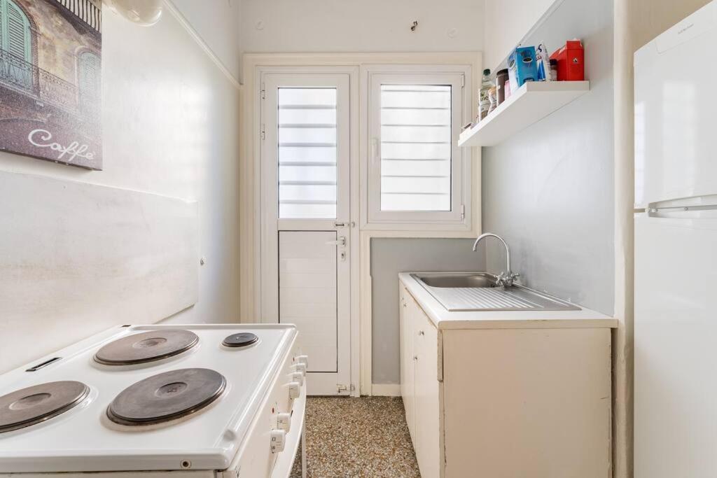 Amazing 3Bdr Apt With Unique Roof Garden In Plaka Athens Luaran gambar
