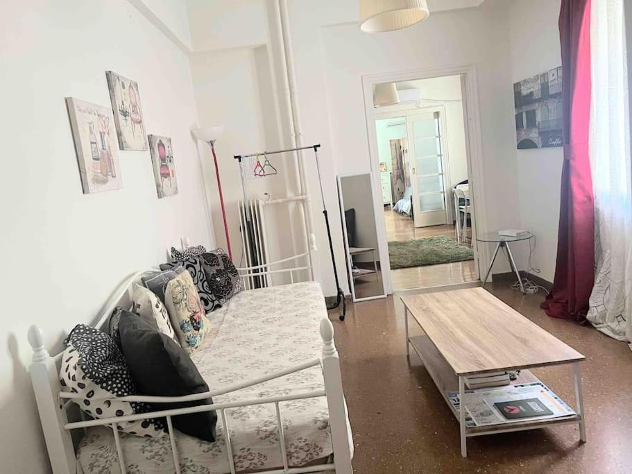 Amazing 3Bdr Apt With Unique Roof Garden In Plaka Athens Luaran gambar